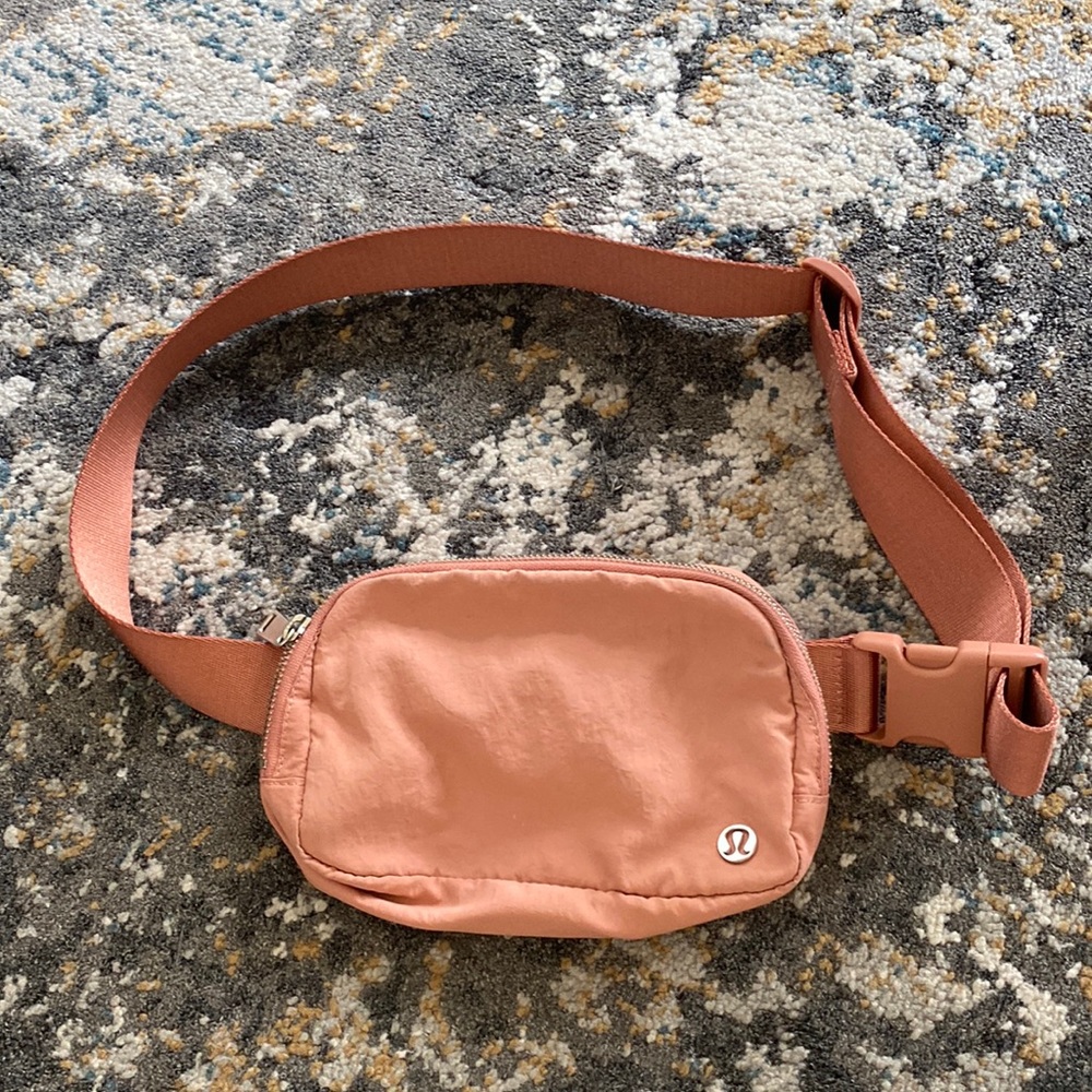 Lululemon Pink Savannah Belt Bag